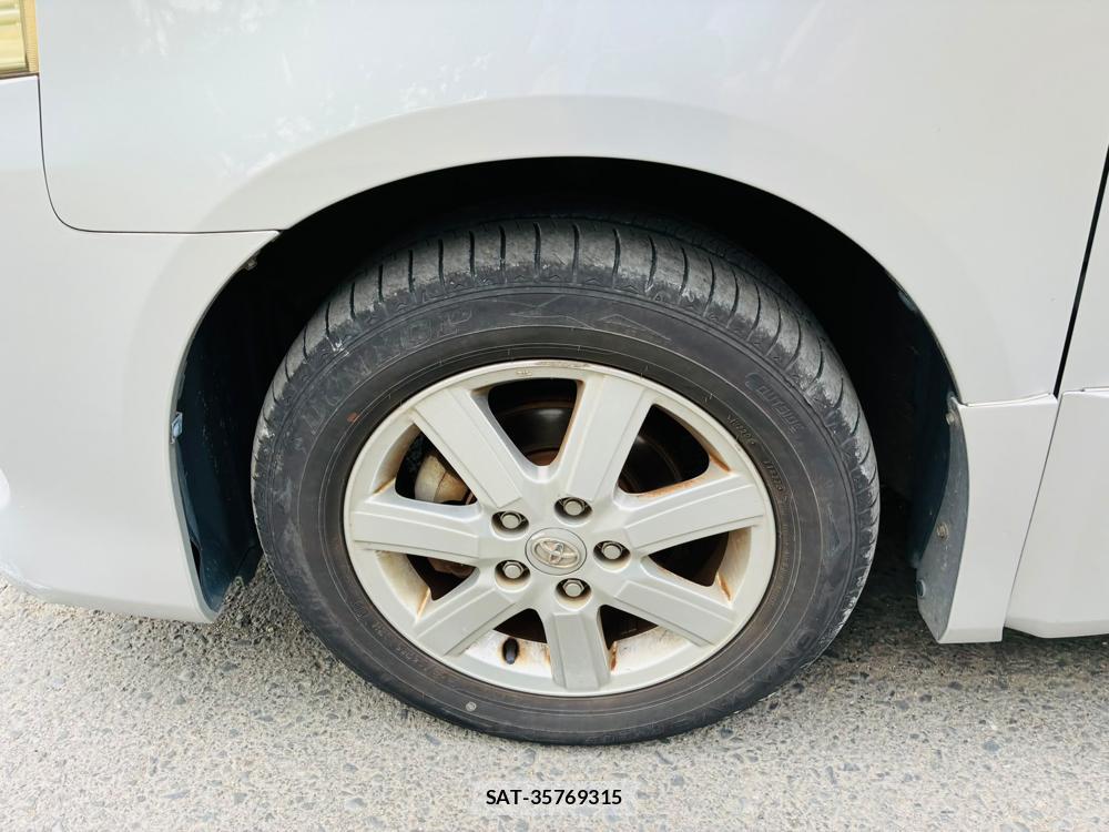 Toyota NOAH 2009-06 7972166-29