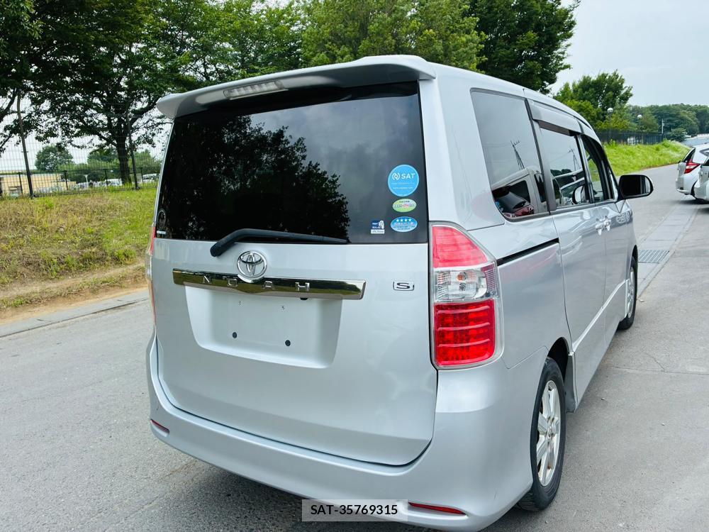 Toyota NOAH 2009-06 7972166-4