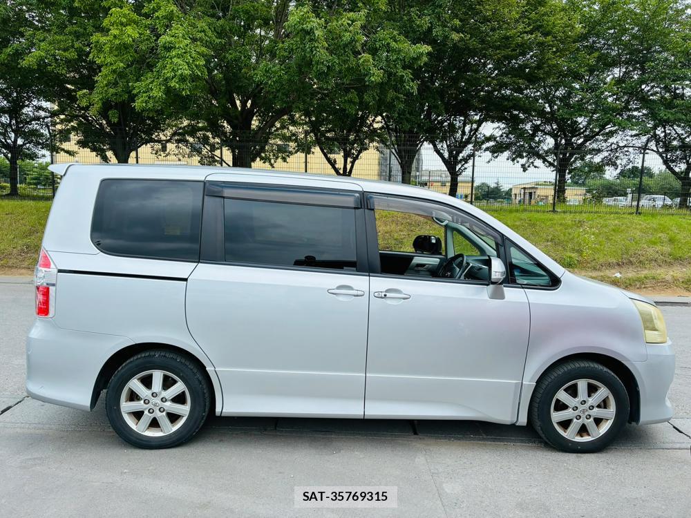 Toyota NOAH 2009-06 7972166-5