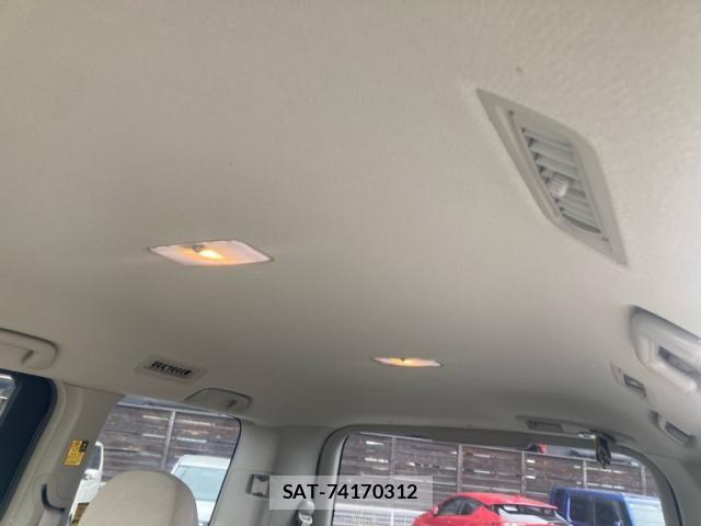 Toyota NOAH 2012-06 8074921-11