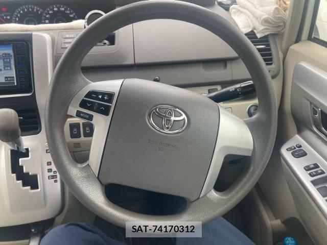 Toyota NOAH 2012-06 8074921-21