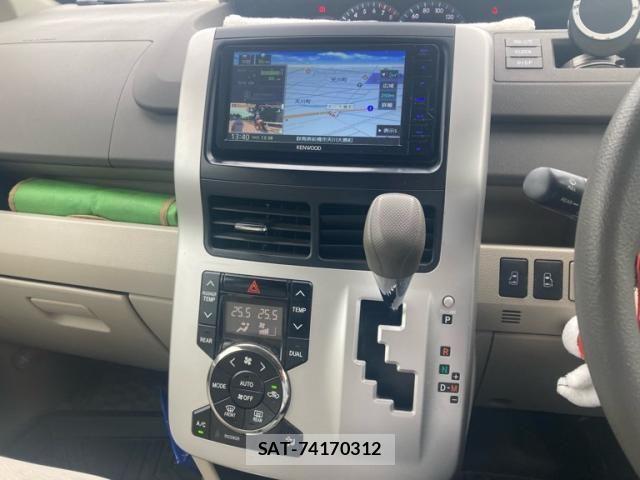 Toyota NOAH 2012-06 8074921-22