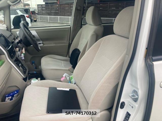 Toyota NOAH 2012-06 8074921-8