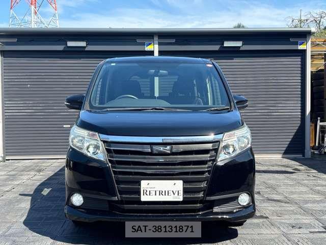 Toyota NOAH 2016-03 8074919-1