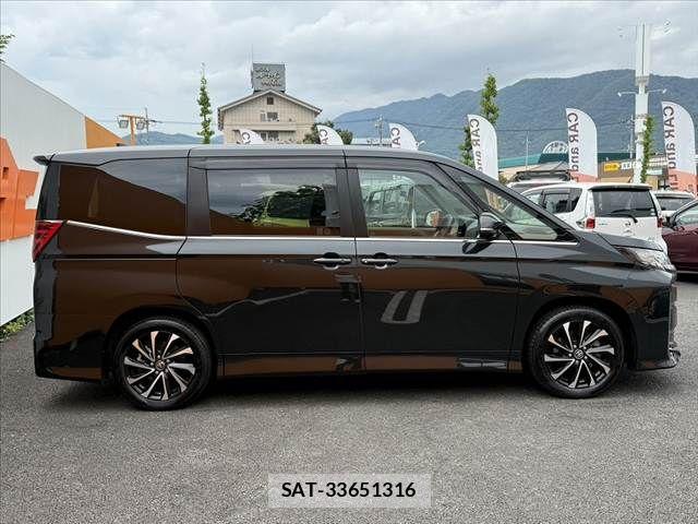 Toyota NOAH 2023-12 8074915-11