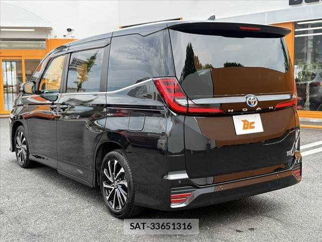Toyota NOAH 2023-12 8074915-12