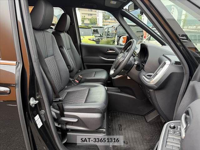 Toyota NOAH 2023-12 8074915-15