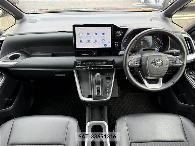 Toyota NOAH 2023-12 8074915-1