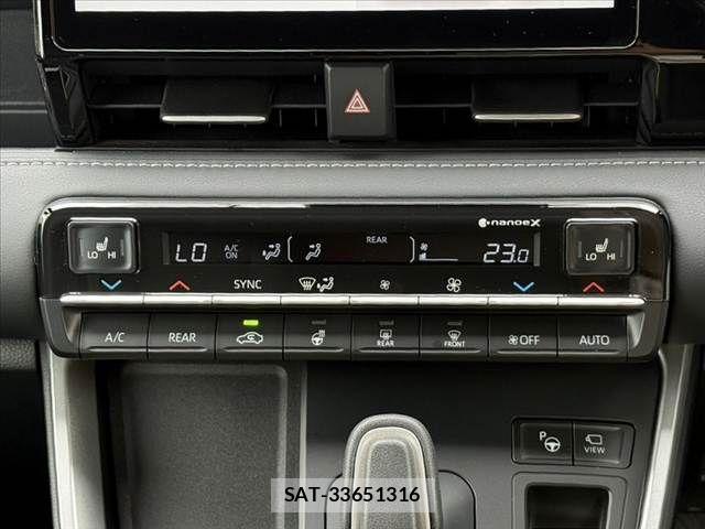 Toyota NOAH 2023-12 8074915-23