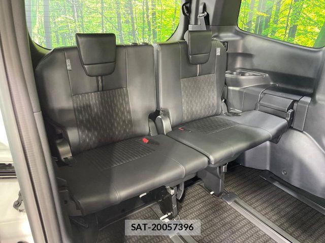 Toyota NOAH 2025-05 8074917-9