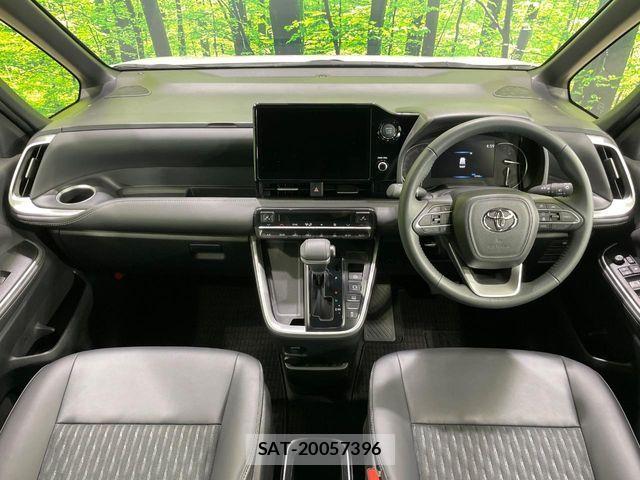 Toyota NOAH 2025-05 8074917-1