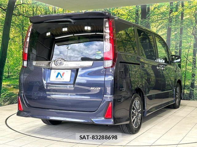 Toyota NOAH 2017-04 8074920-17