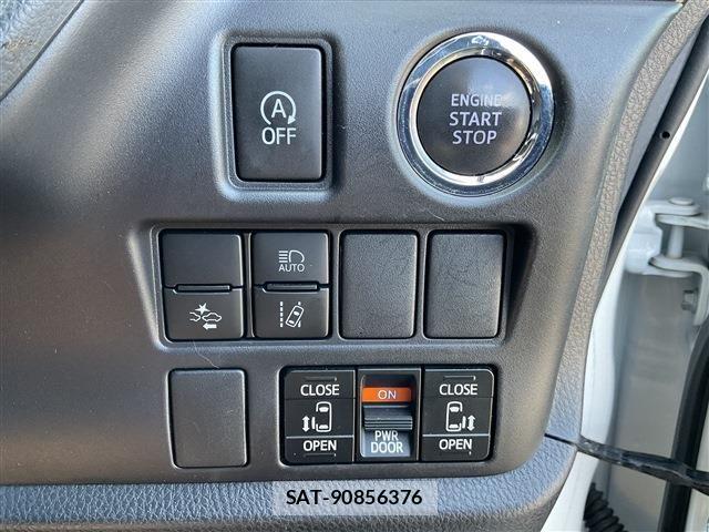 Toyota NOAH 2021-05 8100835-13