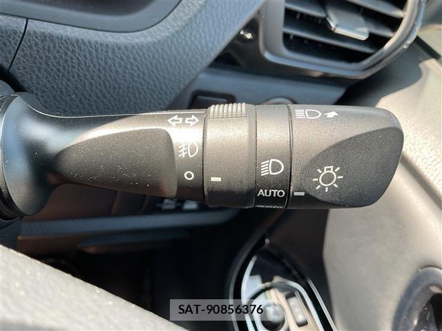 Toyota NOAH 2021-05 8100835-16