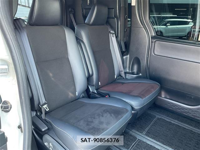 Toyota NOAH 2021-05 8100835-19