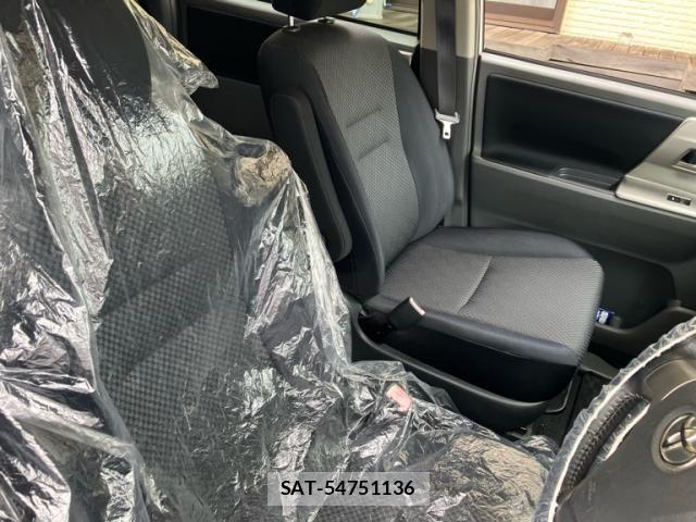Toyota NOAH 2008-09 8100854-11