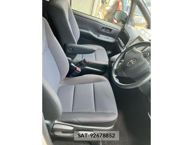 Toyota NOAH 2015-10 8100843-18