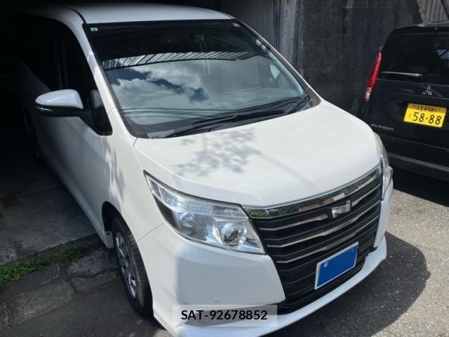 Toyota NOAH 2015-10 8100843-1