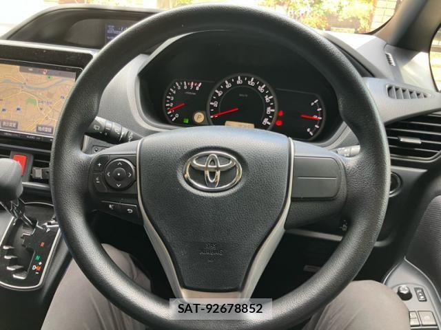 Toyota NOAH 2015-10 8100843-20