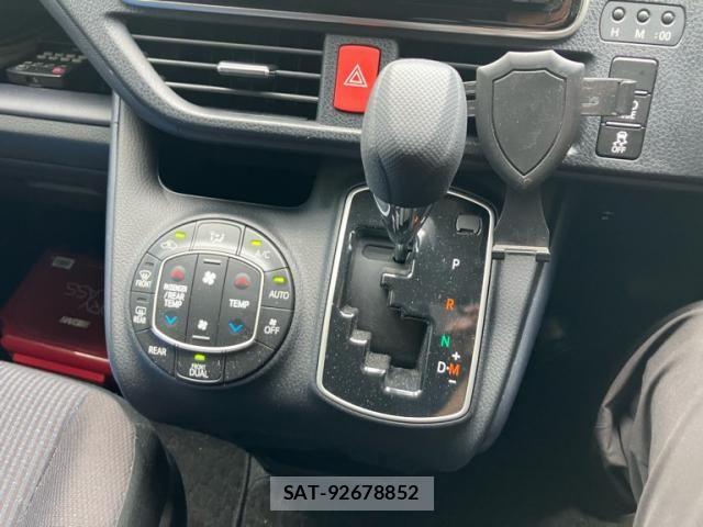Toyota NOAH 2015-10 8100843-23