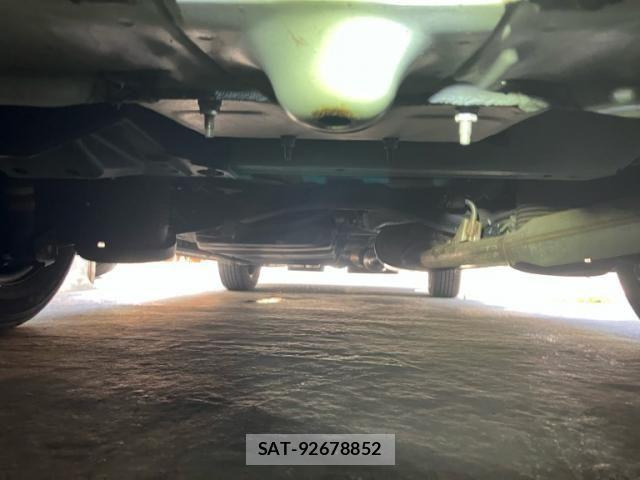 Toyota NOAH 2015-10 8100843-5