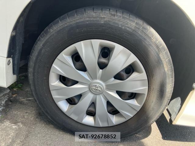 Toyota NOAH 2015-10 8100843-6