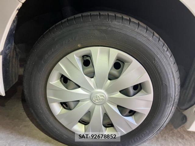 Toyota NOAH 2015-10 8100843-7