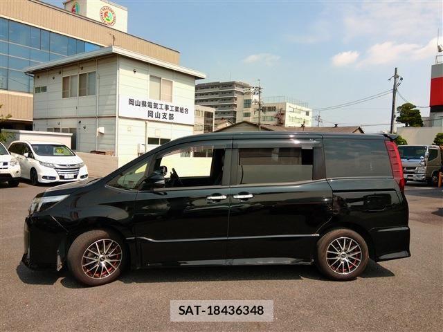Toyota NOAH 2017-05 8100845-9