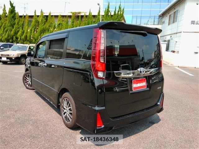 Toyota NOAH 2017-05 8100845-10