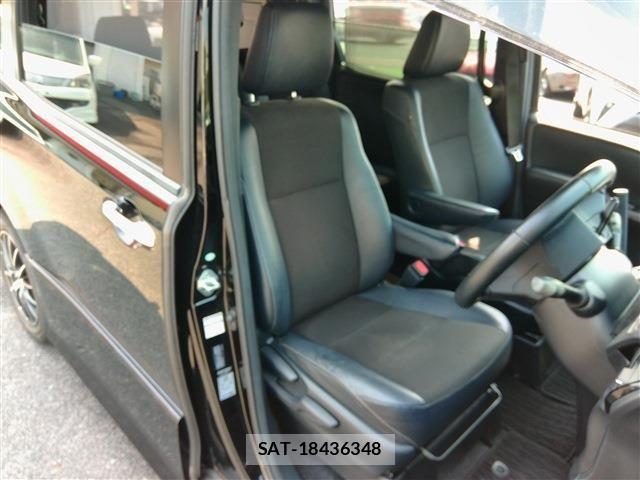 Toyota NOAH 2017-05 8100845-14