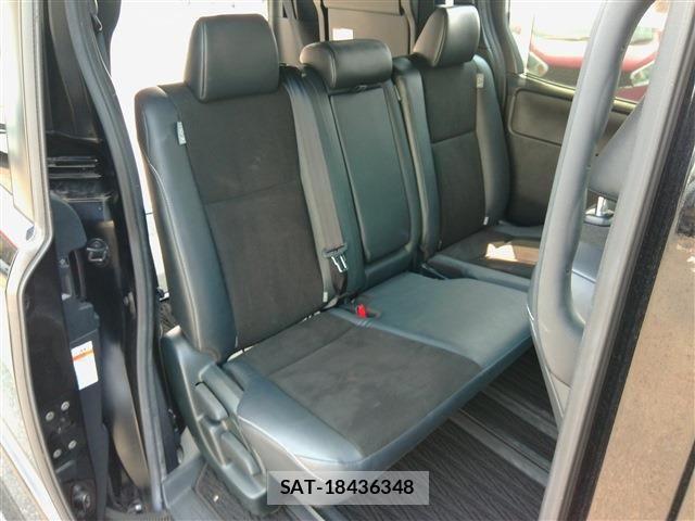 Toyota NOAH 2017-05 8100845-15