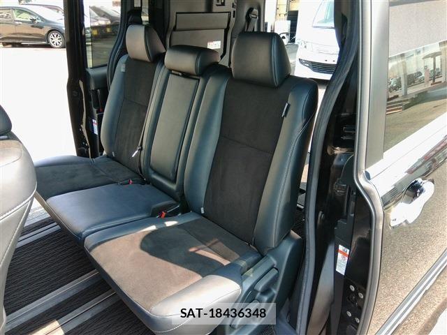 Toyota NOAH 2017-05 8100845-18