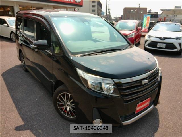 Toyota NOAH 2017-05 8100845-1