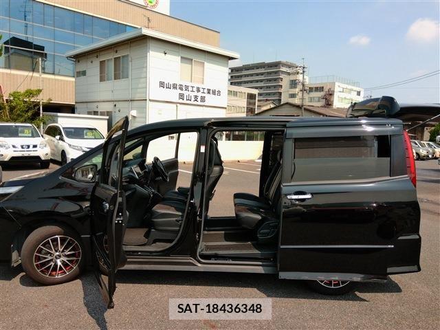 Toyota NOAH 2017-05 8100845-21