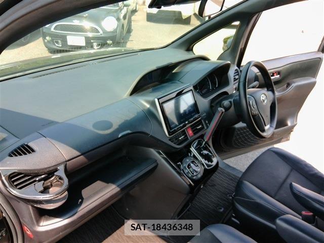 Toyota NOAH 2017-05 8100845-22
