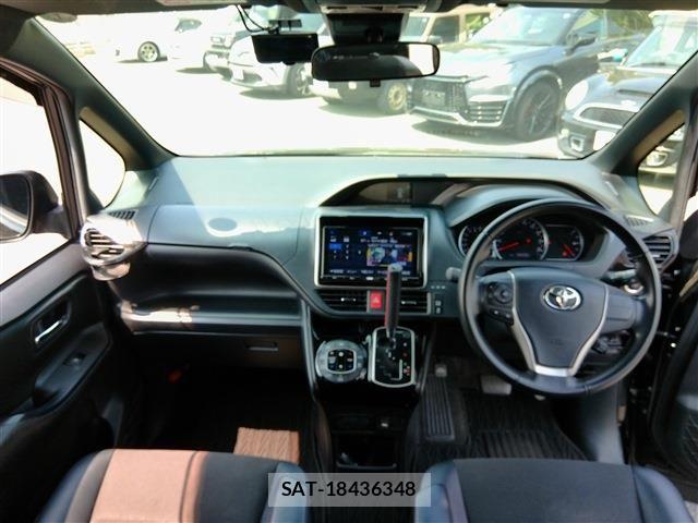 Toyota NOAH 2017-05 8100845-24