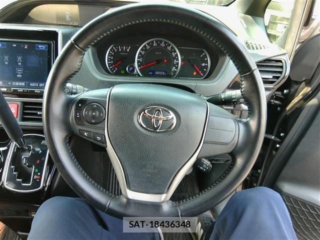 Toyota NOAH 2017-05 8100845-25