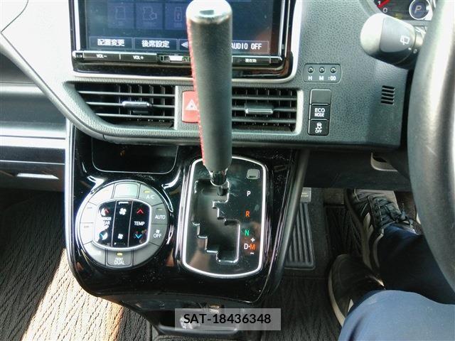 Toyota NOAH 2017-05 8100845-29