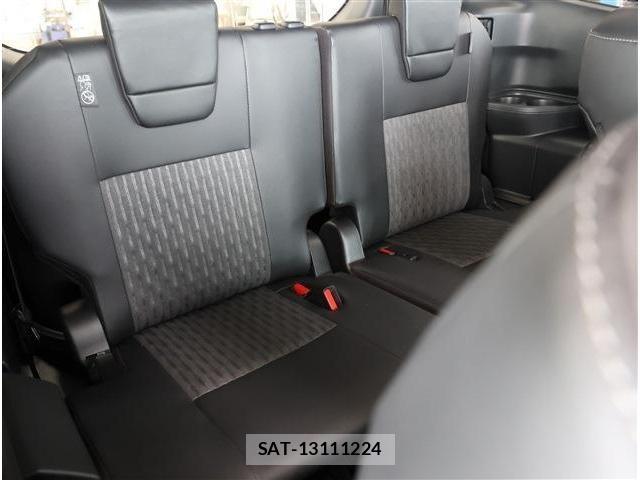 Toyota NOAH 2025-10 8100826-17