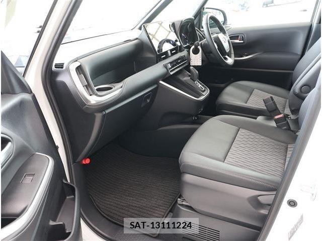 Toyota NOAH 2025-10 8100826-18