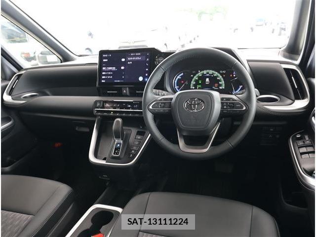 Toyota NOAH 2025-10 8100826-1