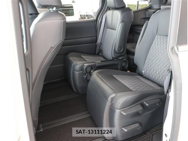 Toyota NOAH 2025-10 8100826-19