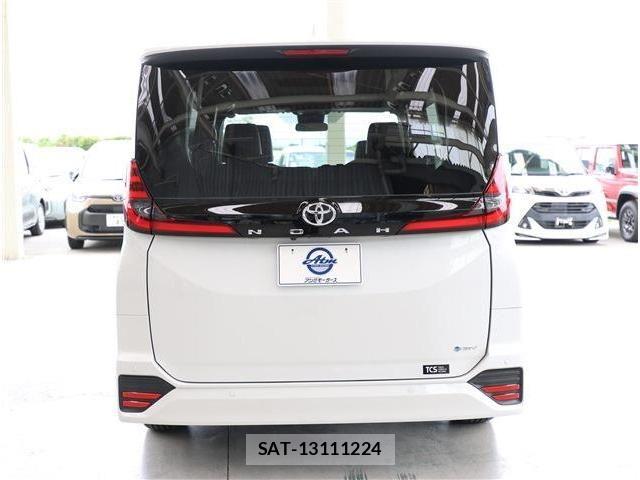 Toyota NOAH 2025-10 8100826-26