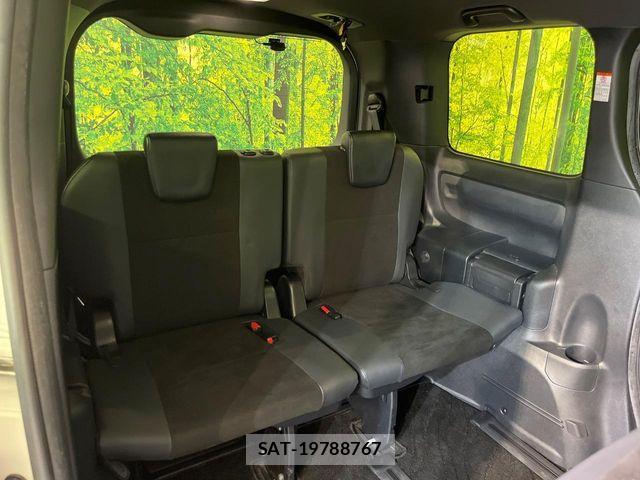Toyota NOAH 2021-11 8100836-10
