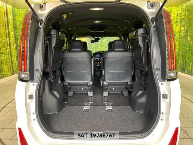 Toyota NOAH 2021-11 8100836-11