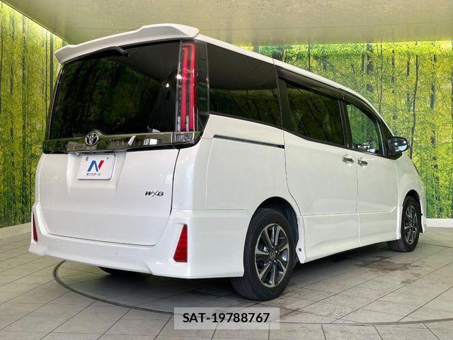 Toyota NOAH 2021-11 8100836-18