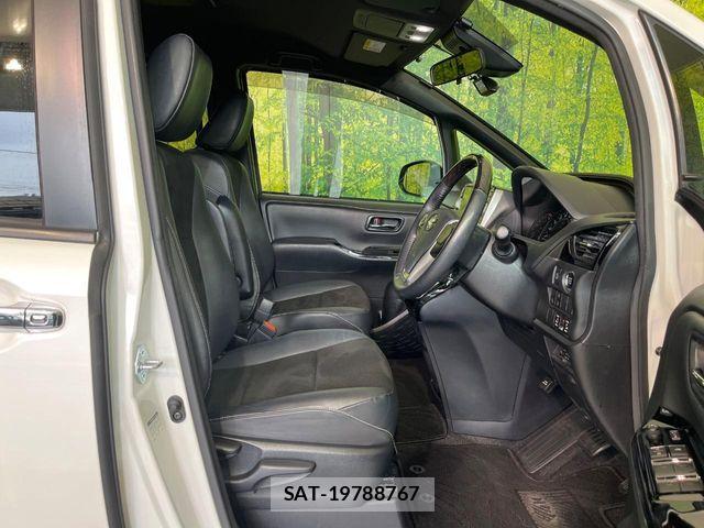 Toyota NOAH 2021-11 8100836-8