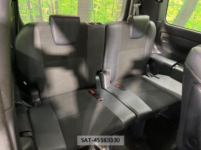 Toyota NOAH 2018-05 8100837-9