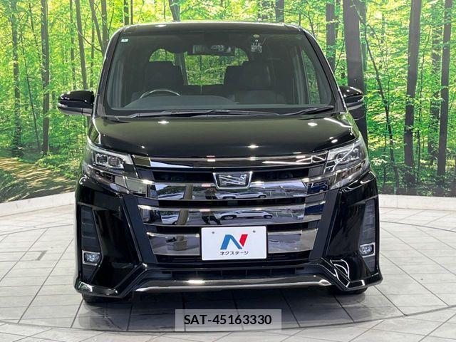 Toyota NOAH 2018-05 8100837-13