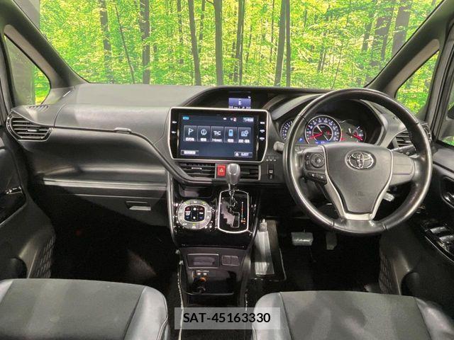 Toyota NOAH 2018-05 8100837-1
